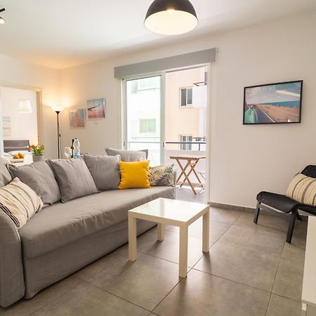 Kave Blue Mackenzie 1 Bdr Flat With Pool Apartment Ларнака Екстериор снимка
