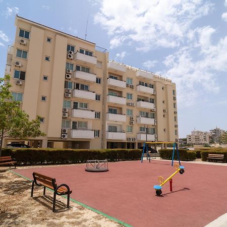 Kave Blue Mackenzie 1 Bdr Flat With Pool Apartment Ларнака Екстериор снимка