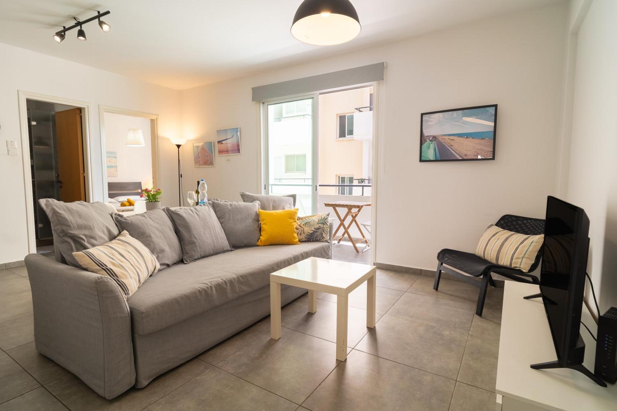 Kave Blue Mackenzie 1 Bdr Flat With Pool Apartment Ларнака Екстериор снимка