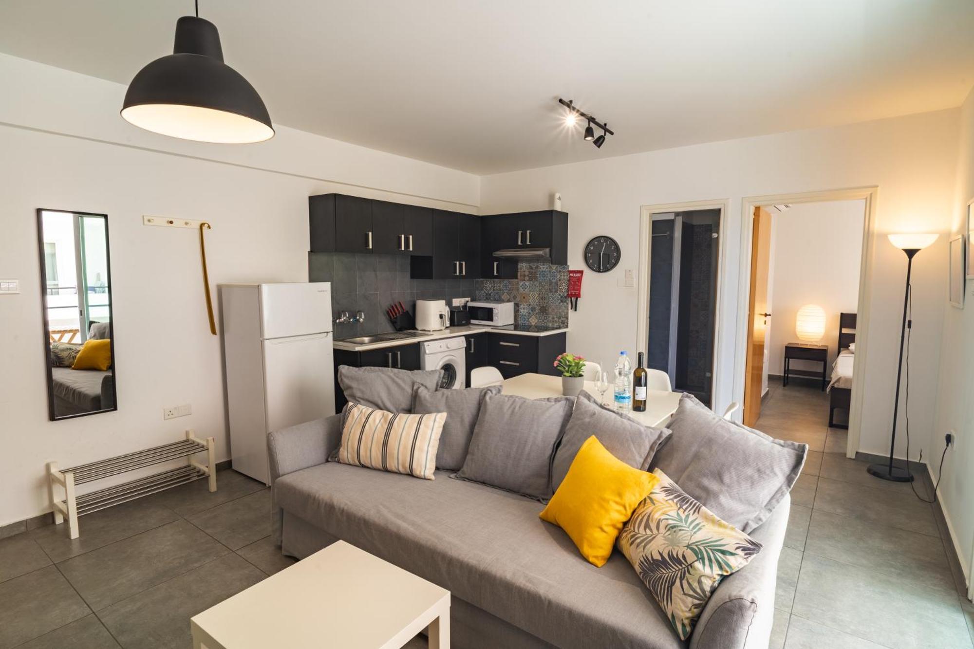Kave Blue Mackenzie 1 Bdr Flat With Pool Apartment Ларнака Екстериор снимка