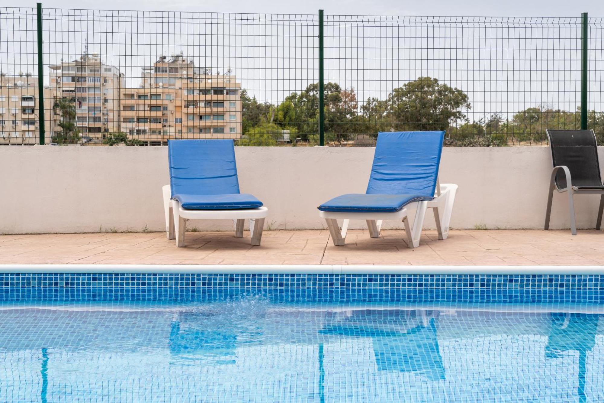 Kave Blue Mackenzie 1 Bdr Flat With Pool Apartment Ларнака Екстериор снимка